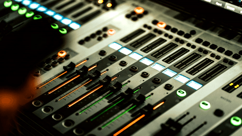 audio mastering in voice actor working in audiobook recording studio